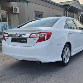 Toyota Camry 2013