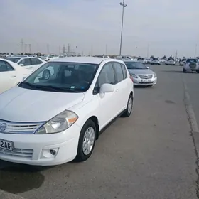 Nissan Versa 2012