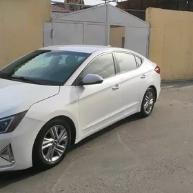 Hyundai Elantra 2019