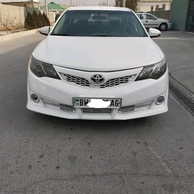 Toyota Camry 2014