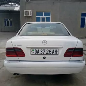 Mercedes-Benz E320 1996