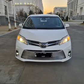 Toyota Sienna 2018