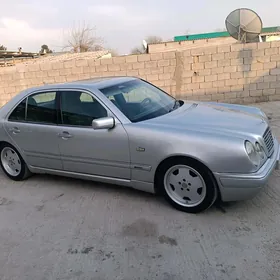 Mercedes-Benz E320 1996