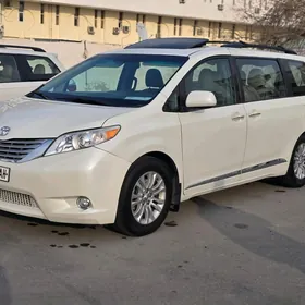 Toyota Sienna 2016