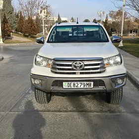 Toyota Hilux 2016