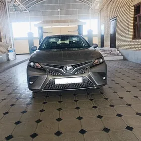 Toyota Camry 2020