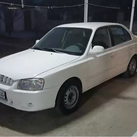 Hyundai Accent 2000