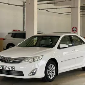 Toyota Camry 2013