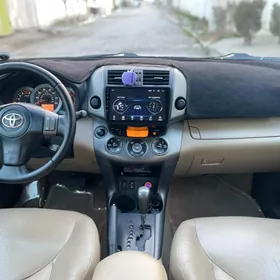 Toyota RAV4 2010