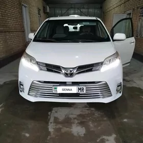 Toyota Sienna 2016