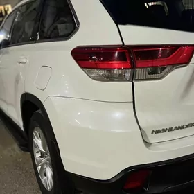 Toyota Highlander 2019