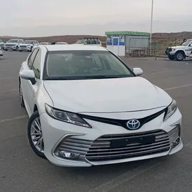 Toyota Camry 2021