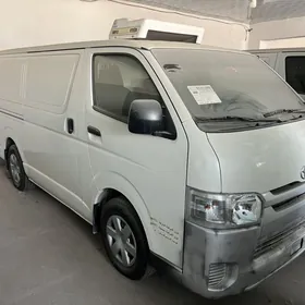 Toyota Hiace 2022