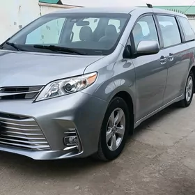 Toyota Sienna 2019