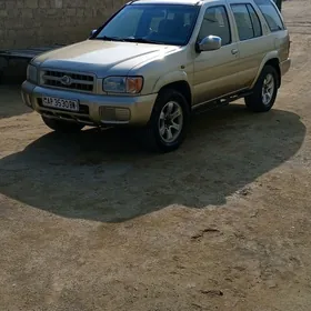 Nissan Pathfinder 2000