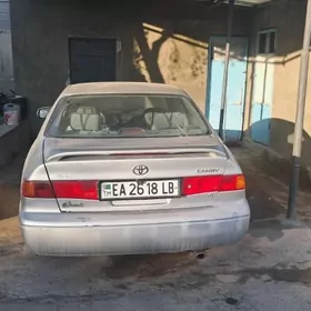 Toyota Camry 2001