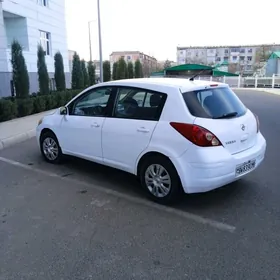 Nissan Versa 2010