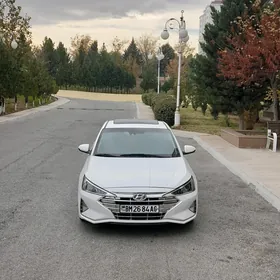 Hyundai Elantra 2019