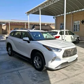 Toyota Highlander 2021