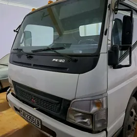 Mitsubishi Fuso 2005