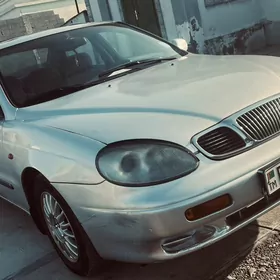 Daewoo Leganza 1998