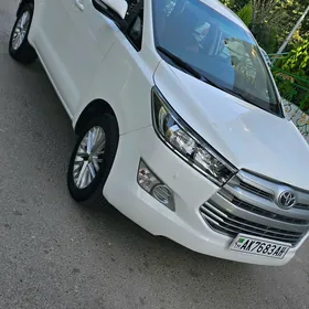 Toyota Innova 2017