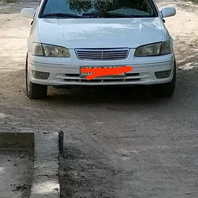 Toyota Camry 1999