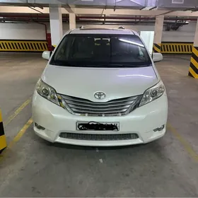 Toyota Sienna 2016