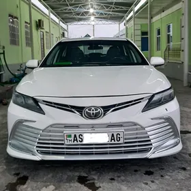 Toyota Camry 2019