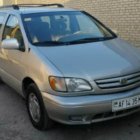 Toyota Sienna 2002