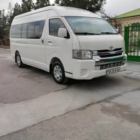 Toyota Hiace 2014