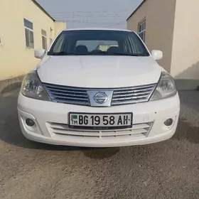 Nissan Versa 2011