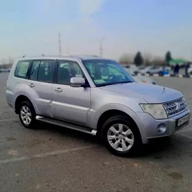 Mitsubishi Pajero 2011