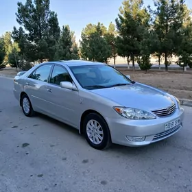 Toyota Camry 2004