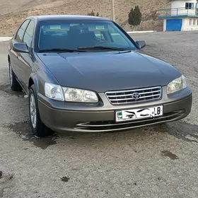 Toyota Camry 2001