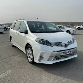 Toyota Sienna 2018