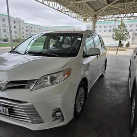 Toyota Sienna 2018