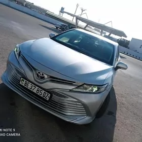 Toyota Camry 2019