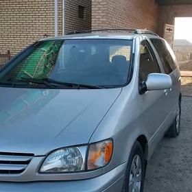 Toyota Sienna 2002