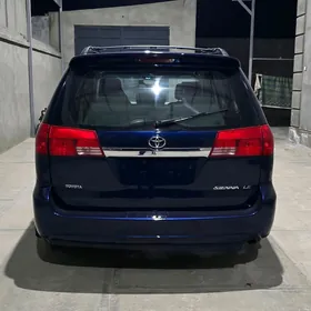 Toyota Sienna 2004