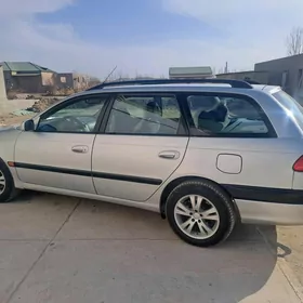 Toyota Avensis 2001