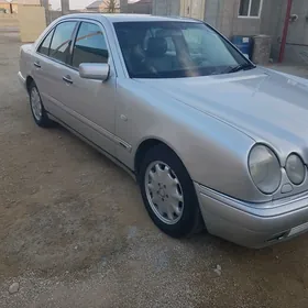 Mercedes-Benz E320 1999