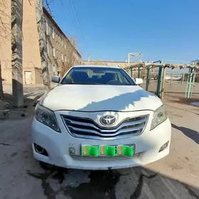 Toyota Camry 2010