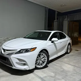 Toyota Camry 2018