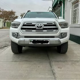 Toyota Tacoma 2018