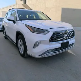 Toyota Highlander 2021