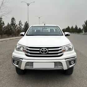 Toyota Hilux 2016