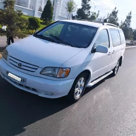 Toyota Sienna 2002