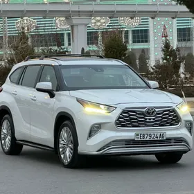 Toyota Highlander 2021