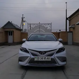 Toyota Camry 2021